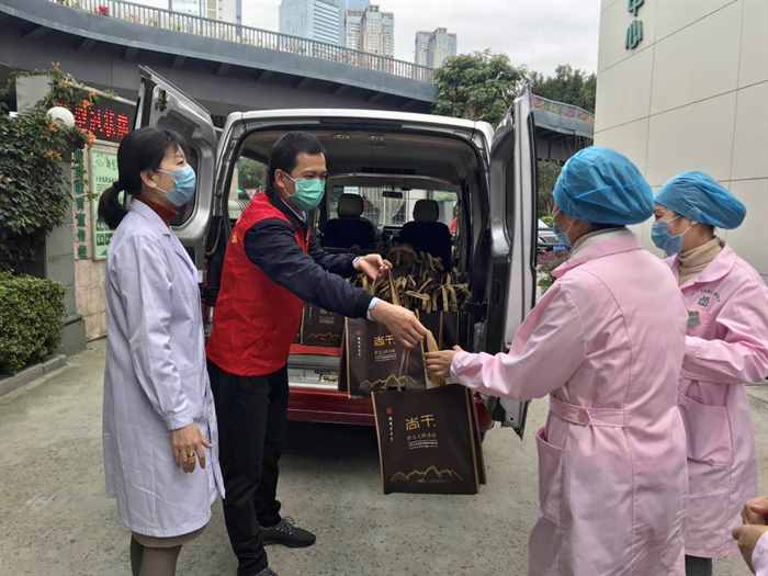喜報：福州尚干餐飲公司榮獲第六屆“誠信先進單位”、公司董事長鄭炳春榮獲“誠信工作先進個人”